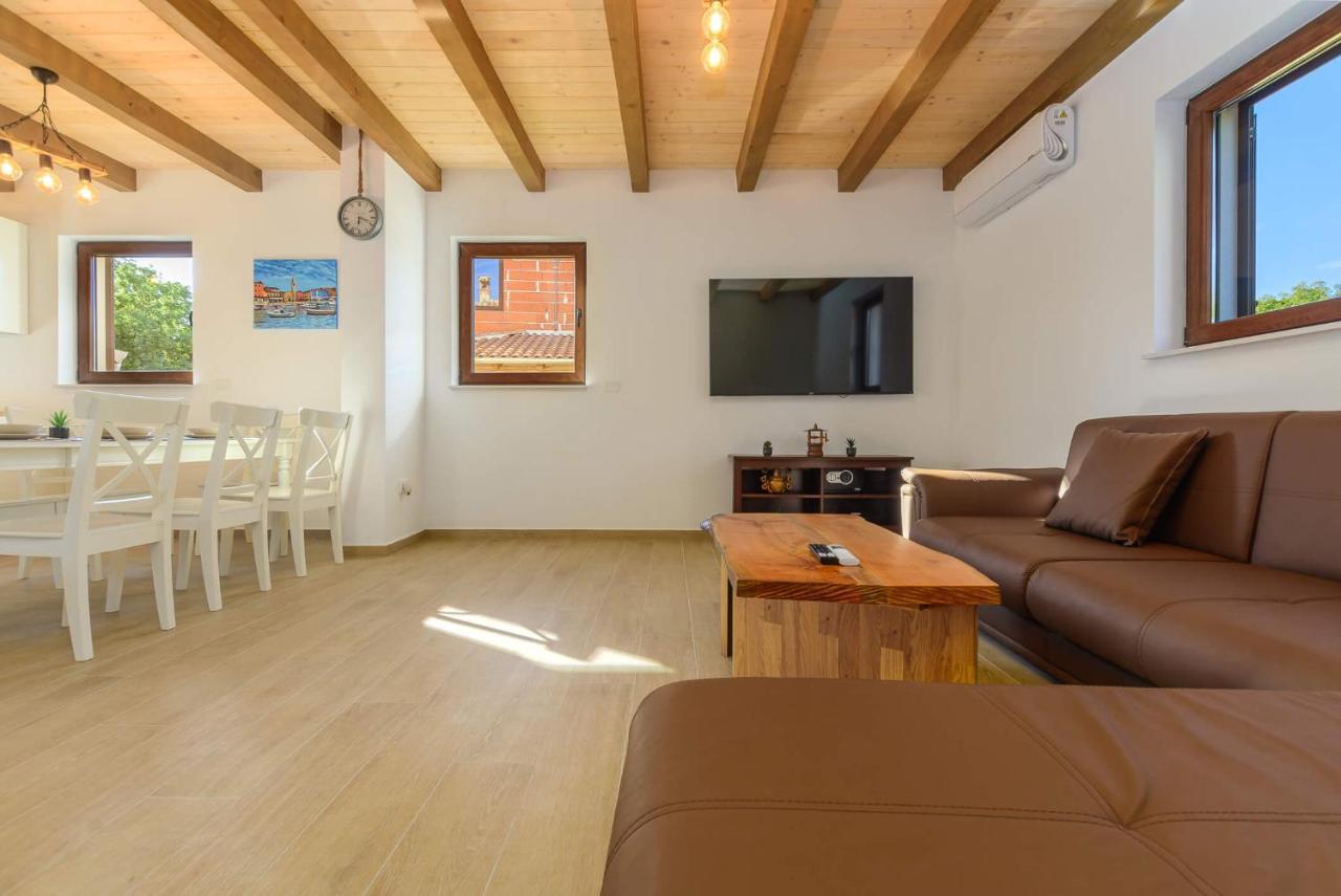 Villa David - Luxurious Secluded Villa With A Heated Pool Butkovici  Exterior photo